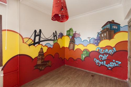 Çocuk Odası Graffiti - Kreş Duvar Boyama- Çocuk odası boyama- Graffiti Karakteri- Çizgi Karakter Graffiti- Graffiti Manzara Resimleri