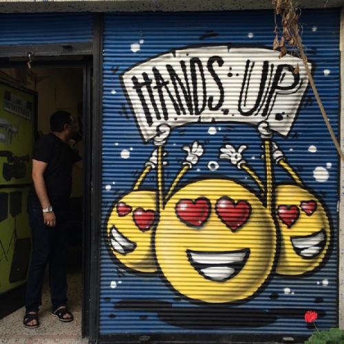 Hands Up 2 -  Spor Salonu Graffiti - GYM Graffiti - Anaokulu Graffiti- Anaokulu Duvar Boyama