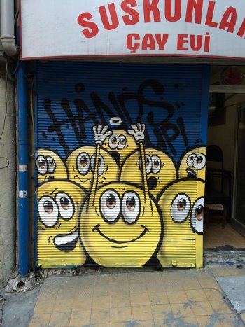 Hands Up 1  - Streetart - Street Decoration - Spor Salonu Graffiti - GYM Graffiti -  Anaokulu Graffiti